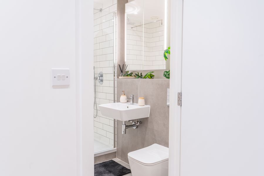 Shower room seen from the doorway